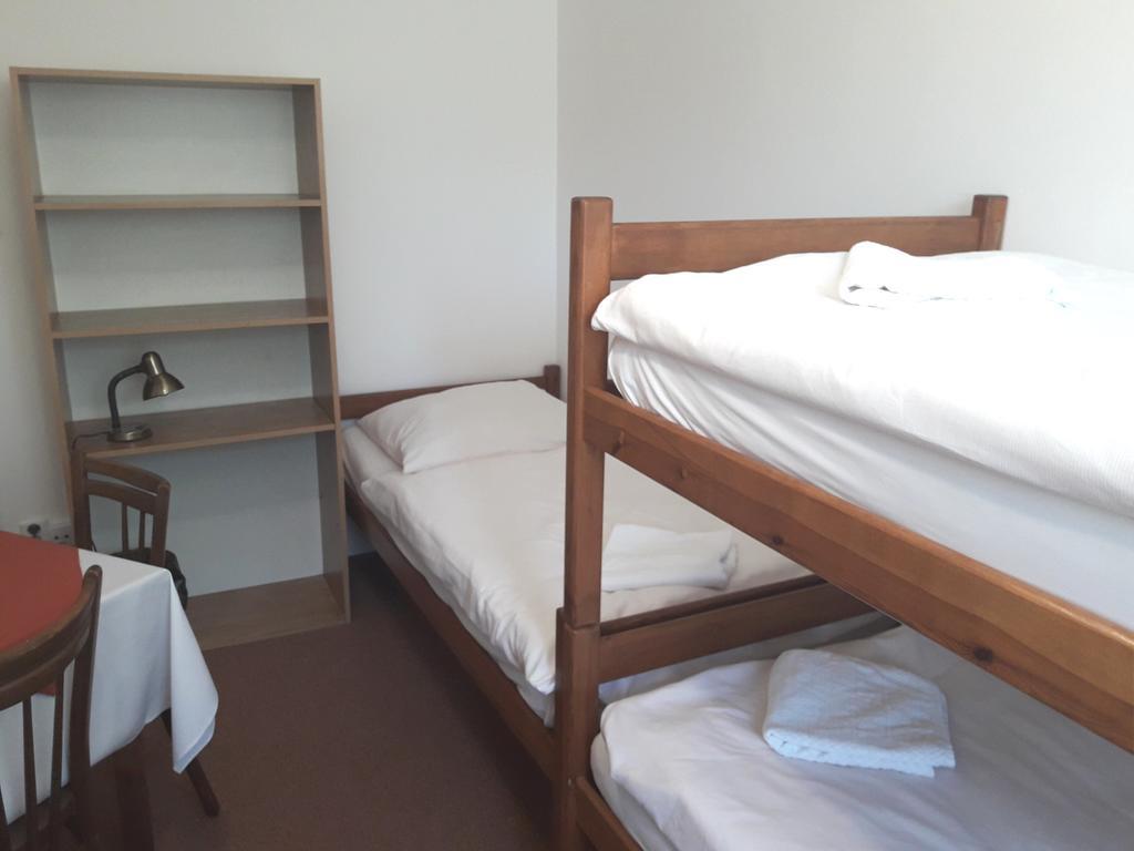 Hostel Sokol Troja Прага Екстер'єр фото